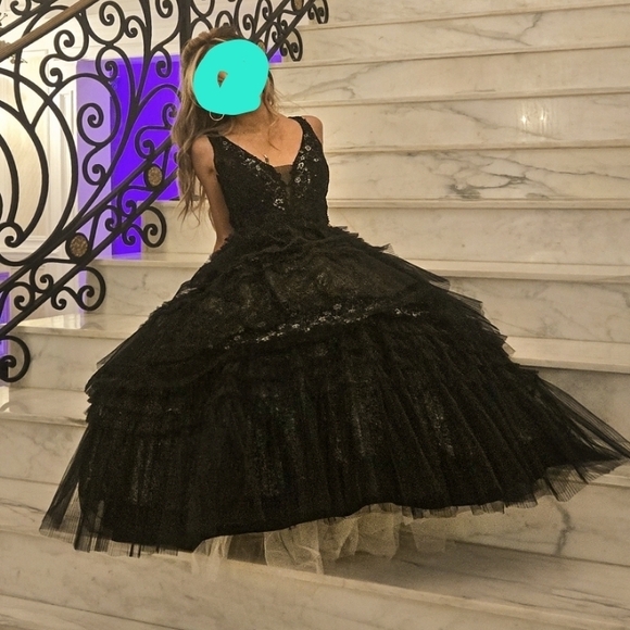 BEAUTIFUL BLACK TULLE TIERED PROM DRESS BALLGOWN - Picture 7 of 9